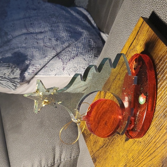 Epoxy Resin Christmas Tree Table Top Decoration - Picture 4 of 6